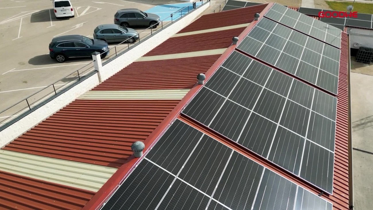 goodwe inversore hibridos.jpg