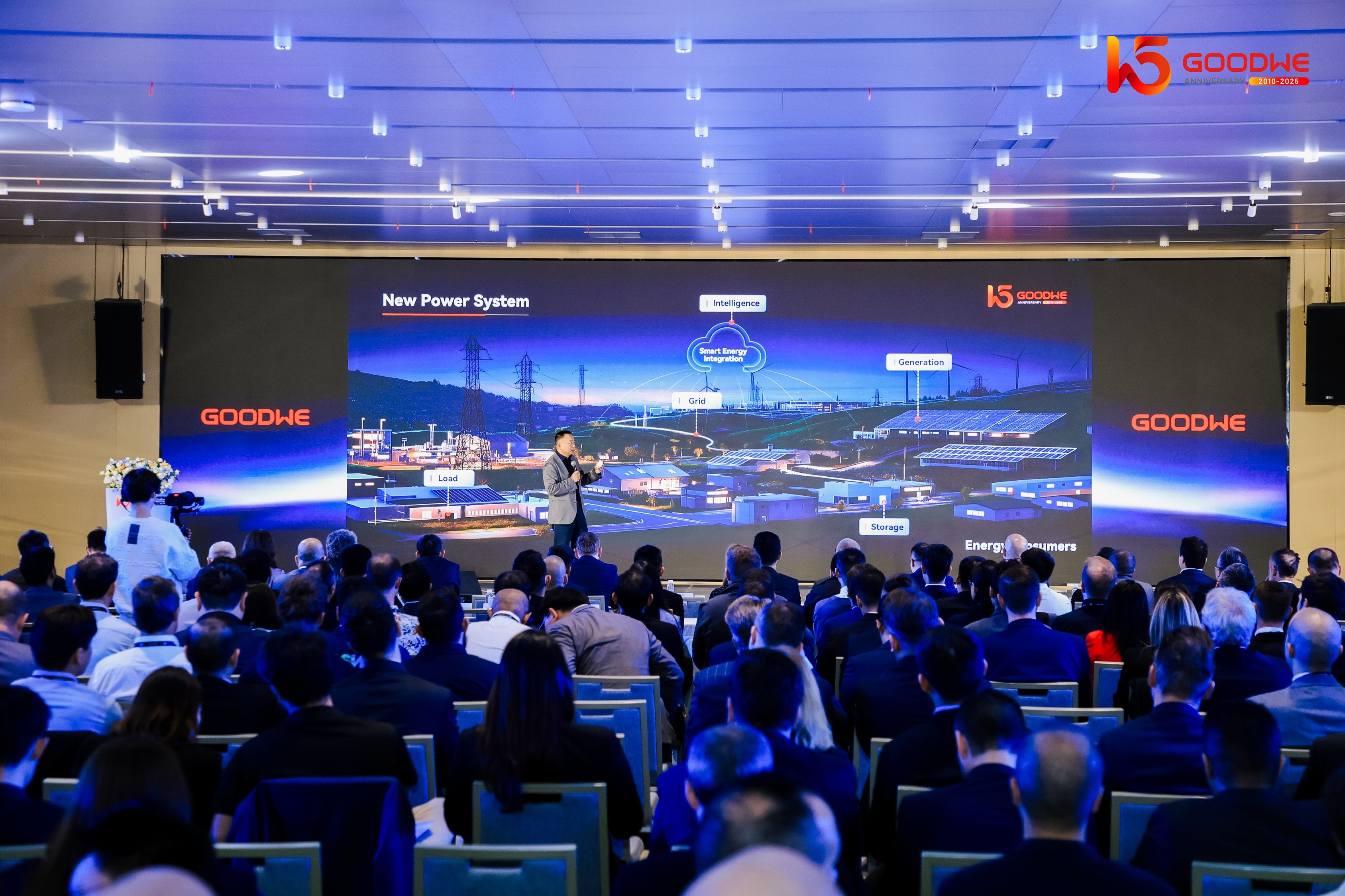 CEO and Founder of GoodWe, Daniel Huang, presenting the strategy at the 15 year anniversary summit.jpg