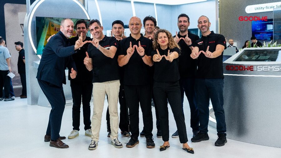 goodwe-intersolar-equipo-web.jpg
